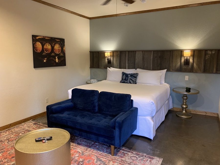 Wine Country Cottages on Main — Guest room