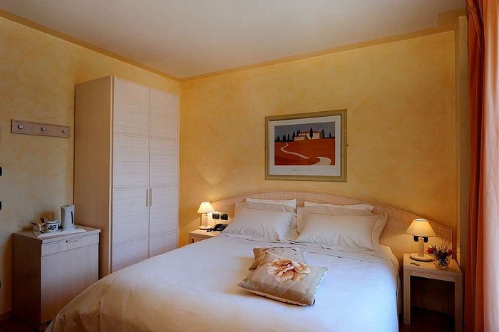 Wine Hotel San Giacomo Activity Wellness — Guest room