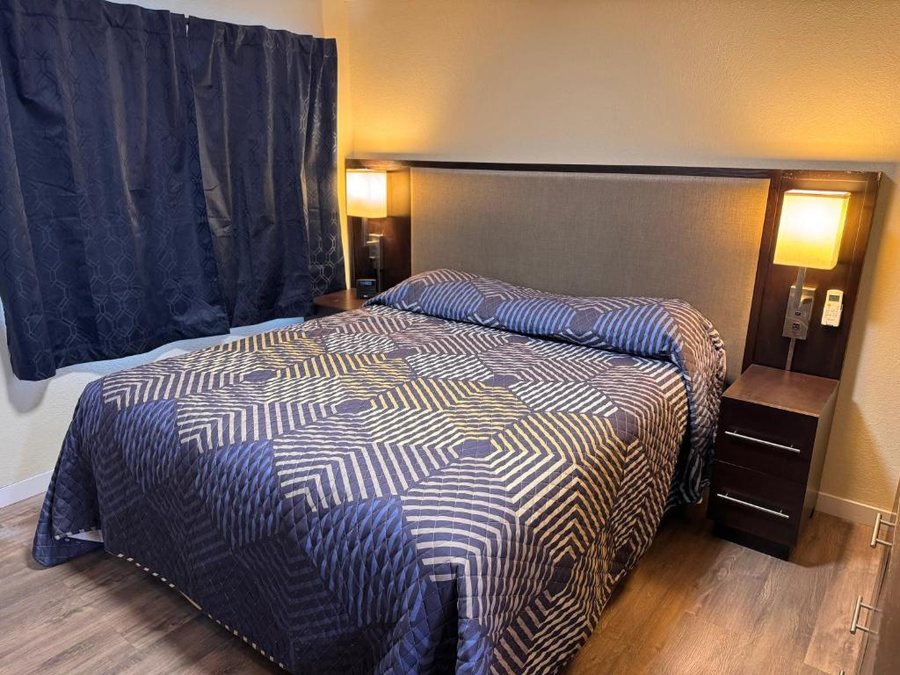 Winema Lodge — Guest room
