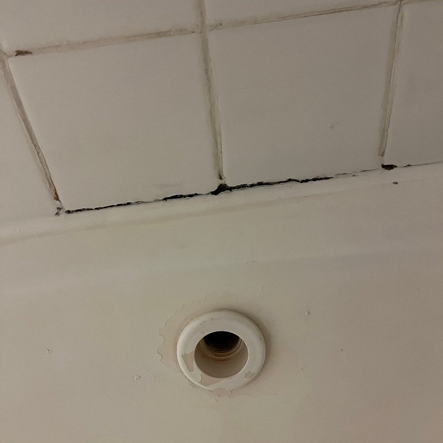 Wingate by Wyndham Anchorage Downtown Ship Creek — Bathroom