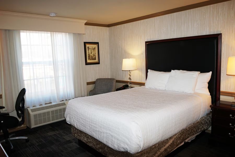 Wingate by Wyndham Bellingham Heritage Inn — Guest room