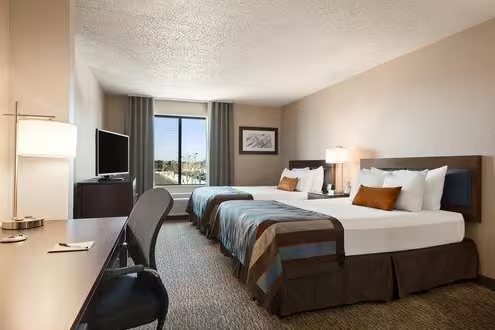Wingate by Wyndham Fargo — Guest room