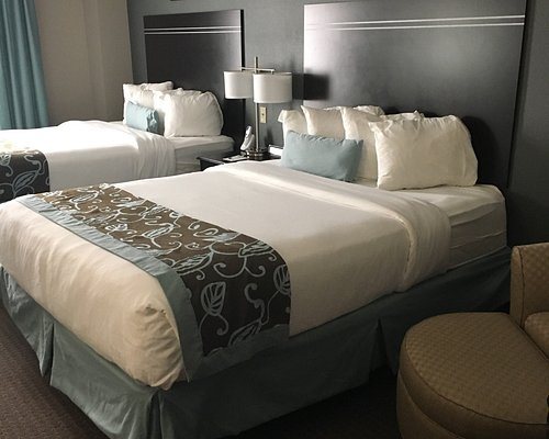 Wingate by Wyndham Gillette — Guest room