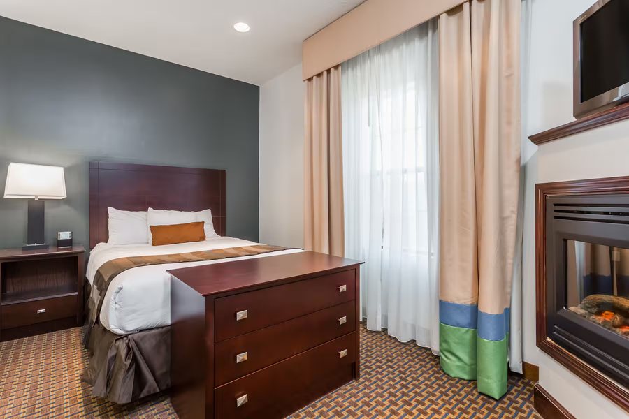 Wingate by Wyndham High Point Greensboro — Guest room