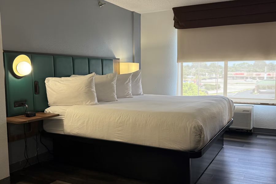 Wingate by Wyndham Indianapolis Airport Rockville Rd — Guest room