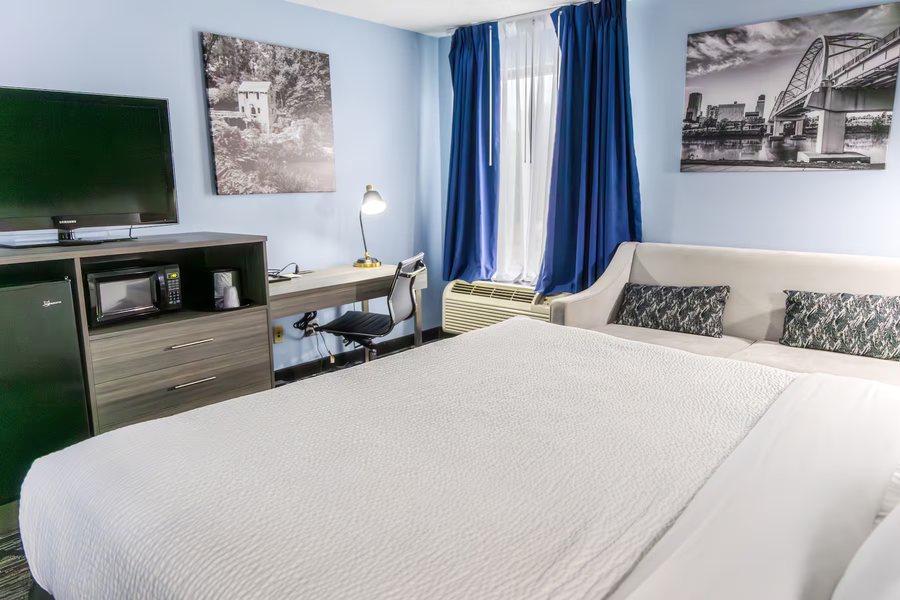 Wingate By Wyndham Little Rock — Guest room