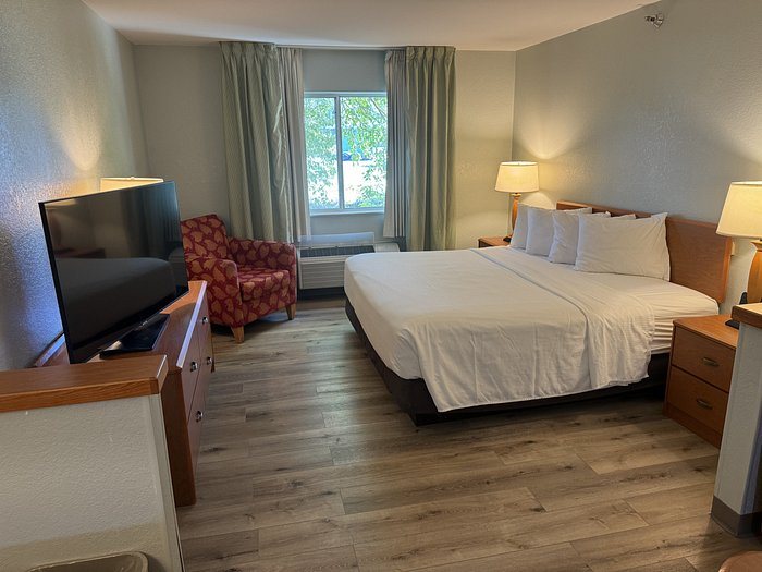 Wingate By Wyndham Sioux City — Guest room