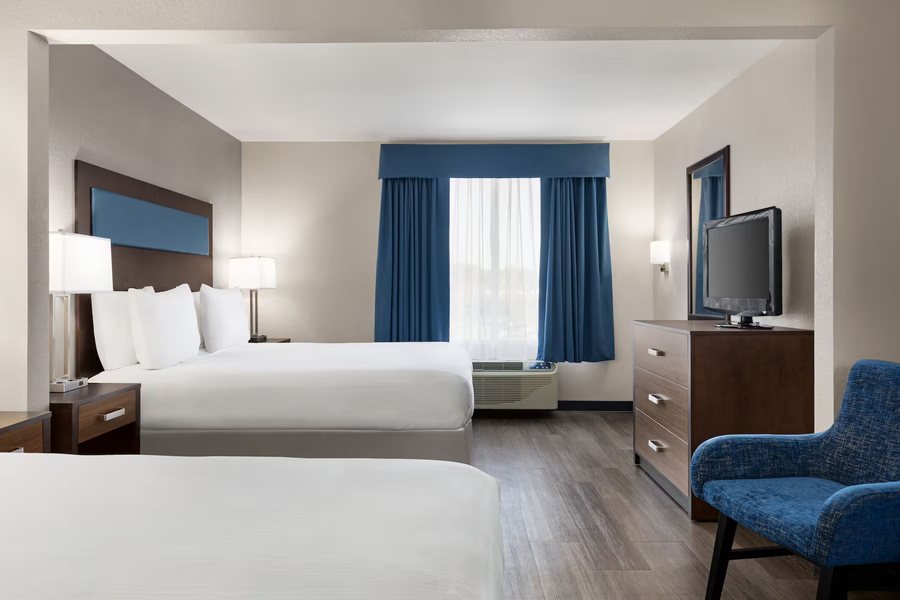 Wingate by Wyndham Southport — Guest room