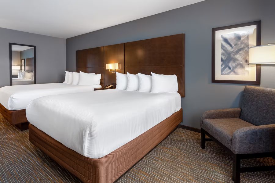 Wingate by Wyndham Wisconsin Dells Waterpark — Guest room