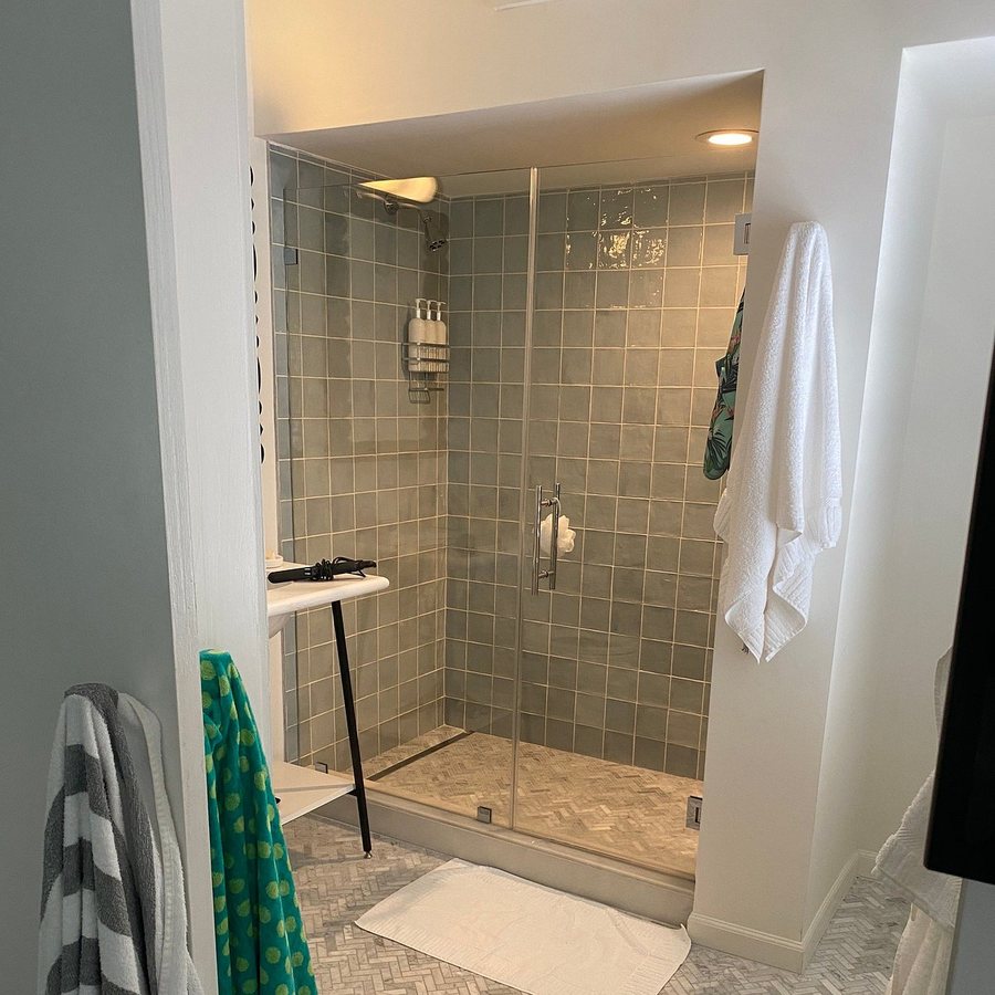 Winslow s Bungalows Key West Historic Inns — Bathroom
