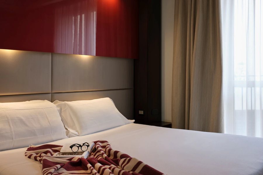 Winter Garden Hotel — Guest room