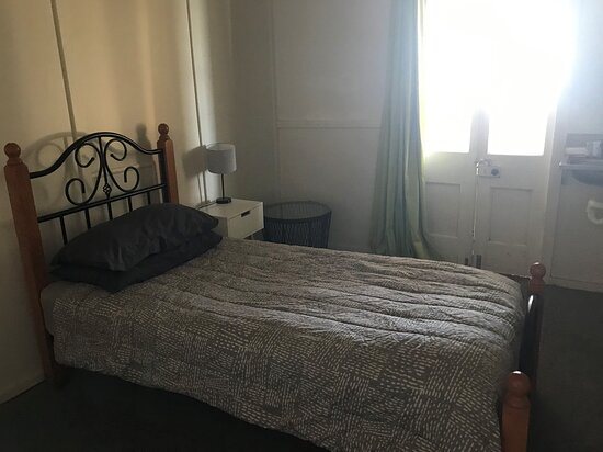Winton Wanderers Caravan Park — Guest room