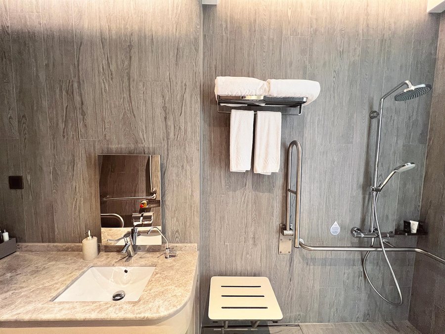 WM Hotel Hong Kong Vignette Collection by IHG — Bathroom