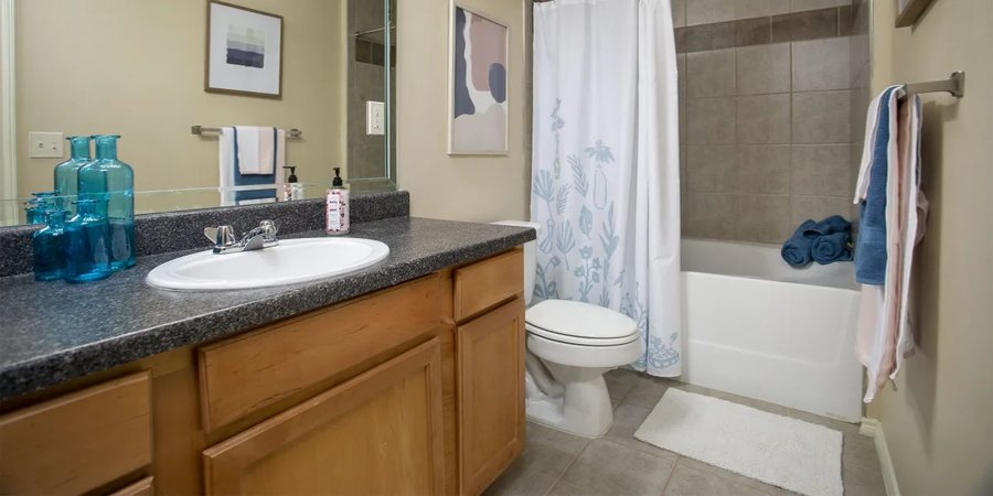 Woldert Spence Manor LLC — Bathroom