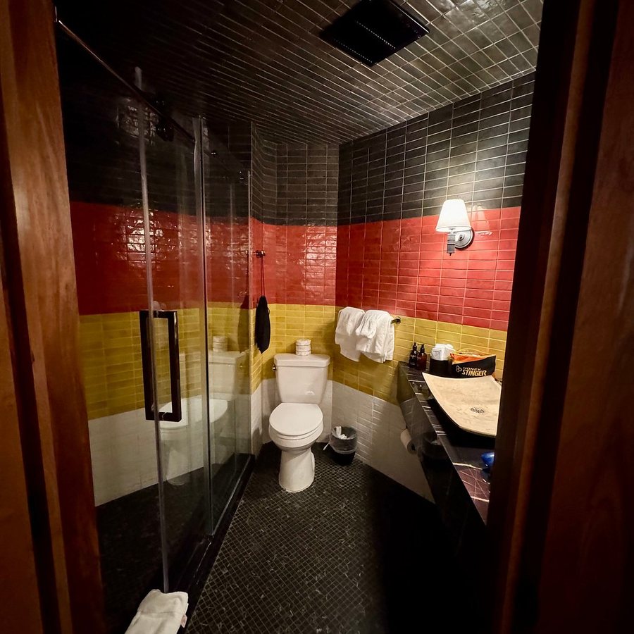 Wolfe s Hotel Moab — Bathroom