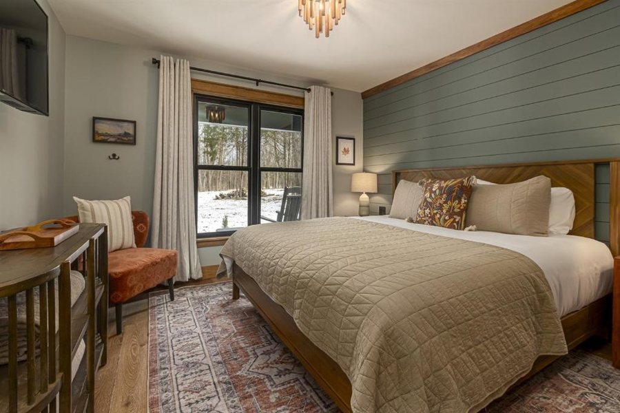 Woodland Cabins — Guest room