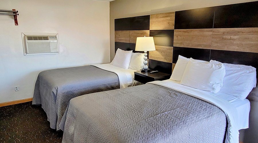 Woodland Inn — Guest room