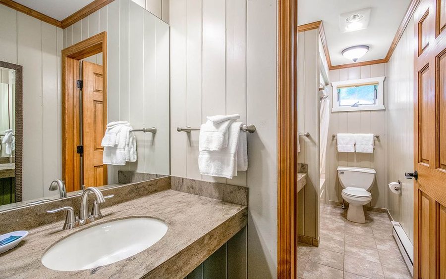 Woodloch Resort — Bathroom