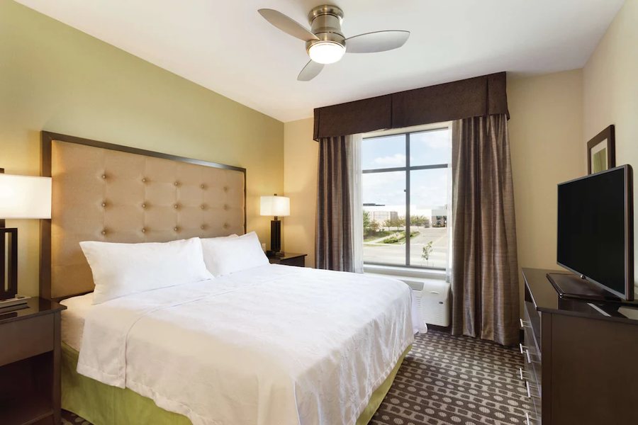 WoodSpring Suites Ankeny — Guest room