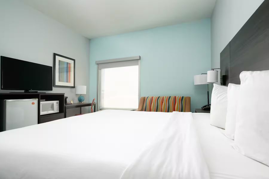 WoodSpring Suites Augusta Riverwatch Augusta Georgia — Guest room