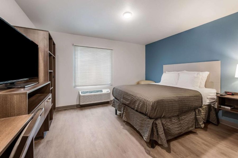 Woodspring Suites Charlotte University Research Park — Guest room