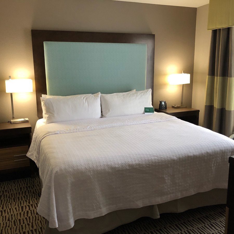 WoodSpring Suites Cincinnati Fairfield — Guest room