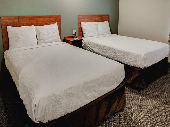 Woodspring Suites Colton — Guest room