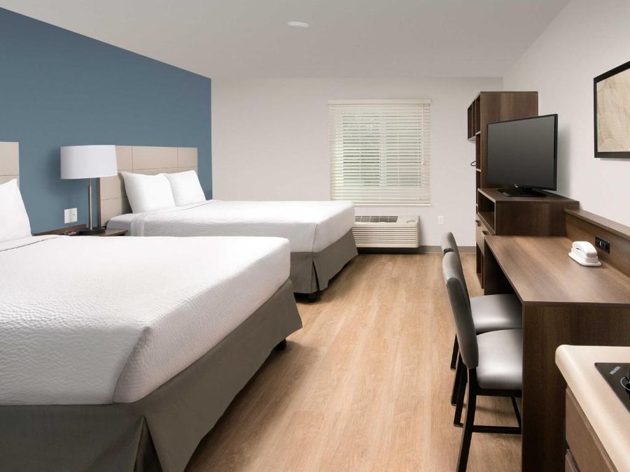 WoodSpring Suites Fargo North Near NDSU — Guest room