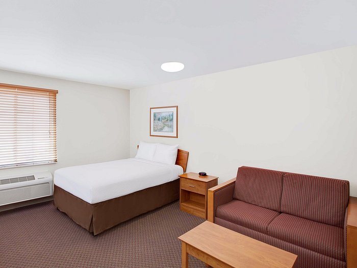 WoodSpring Suites Houston Westchase — Guest room