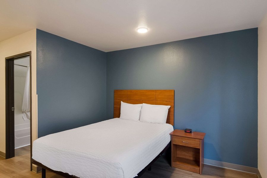 WoodSpring Suites Jacksonville I 295 East — Guest room