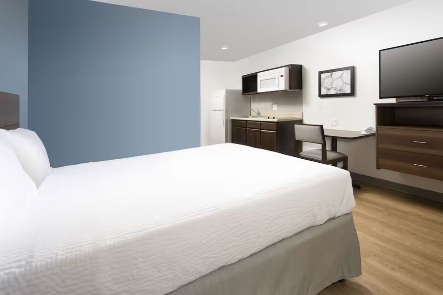 WoodSpring Suites Miami Southwest — Guest room