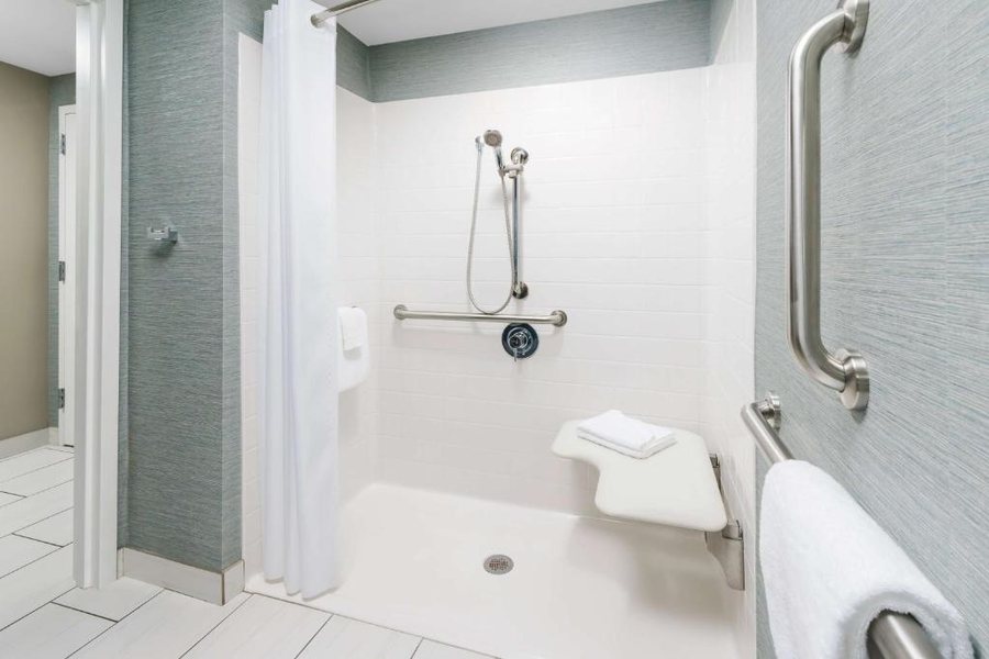 WoodSpring Suites Myrtle Beach — Bathroom