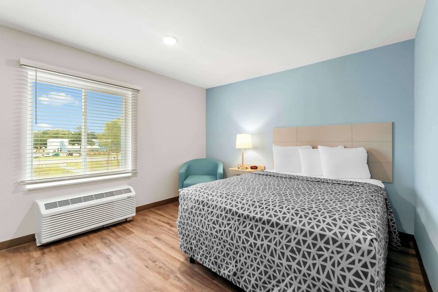 Woodspring Suites Pensacola West — Guest room