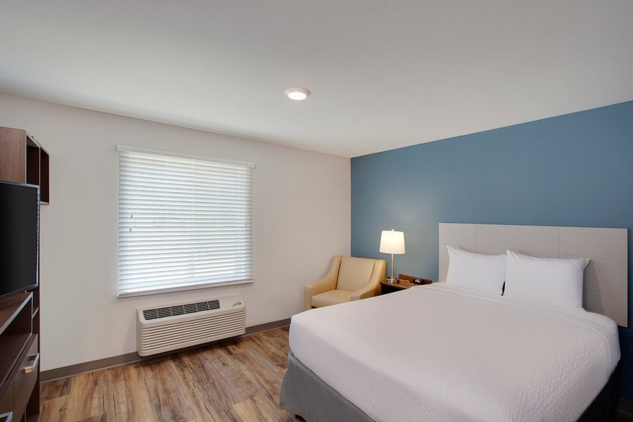 WoodSpring Suites San Antonio South — Guest room
