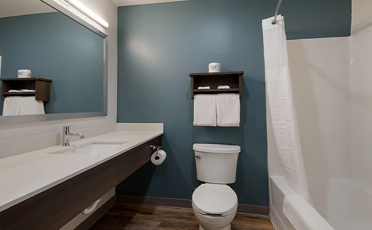 WoodSpring Suites Signature Austin South Central — Bathroom