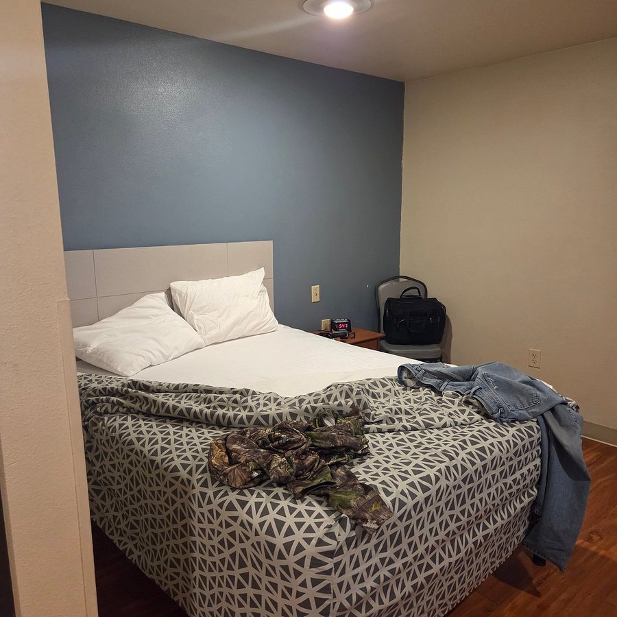 Woodspring Suites St Louis Arnold — Guest room