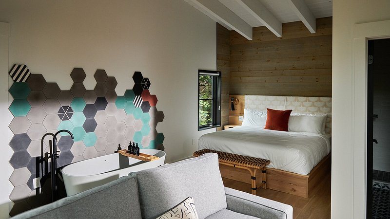 Woodstock Way Hotel — Guest room