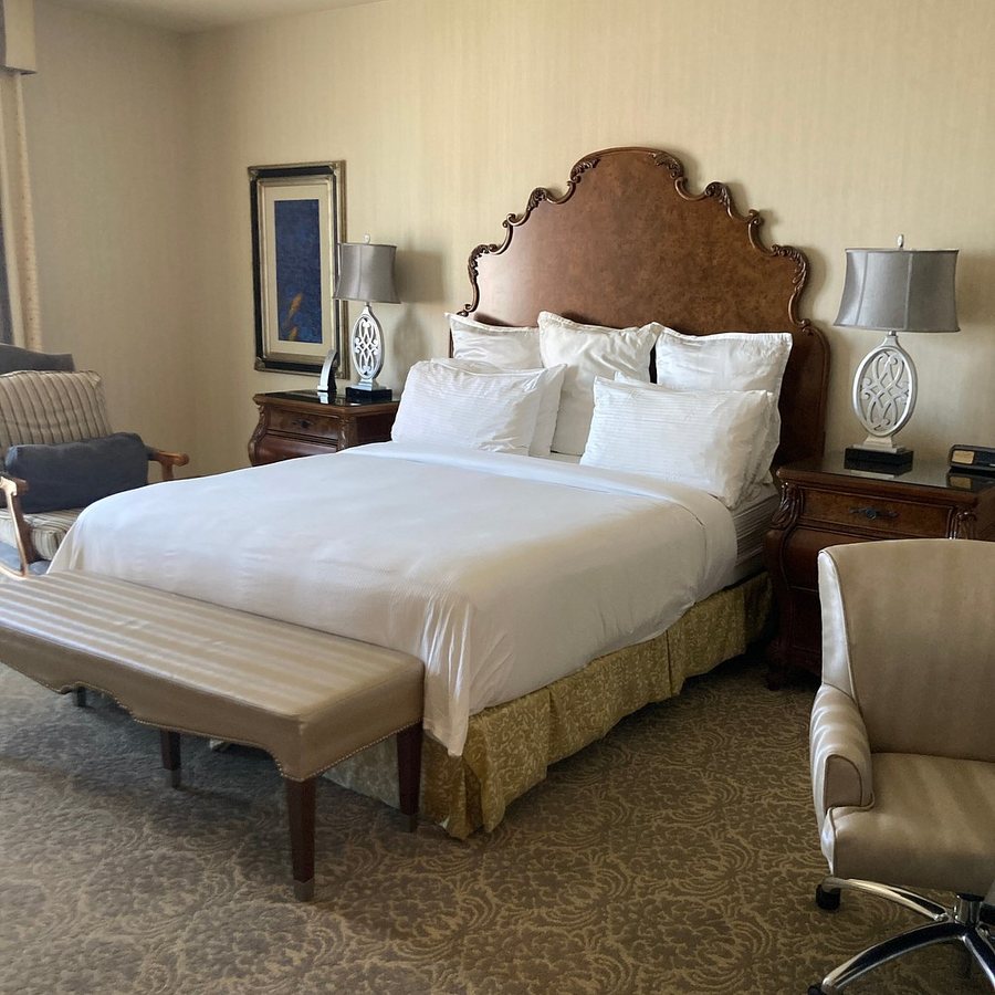 Woolley s Classic Suites — Guest room