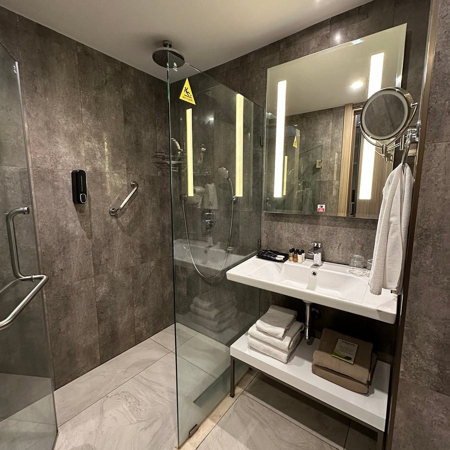 Woovo Phuket Patong — Bathroom