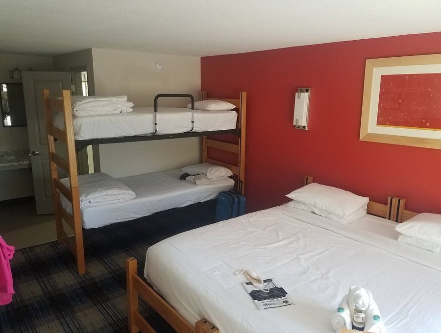Work and Travel Lodge — Guest room
