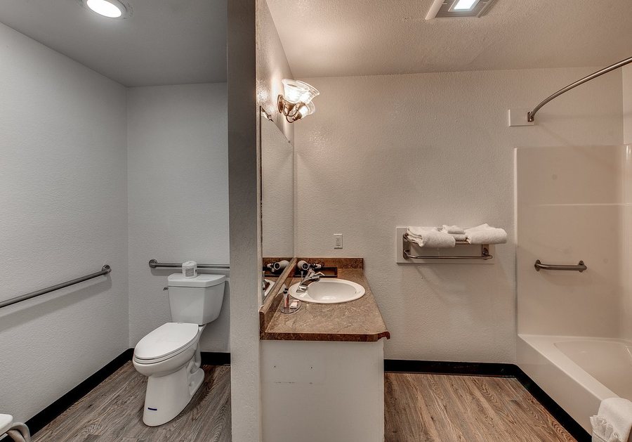 WorldMark Angels Camp — Bathroom