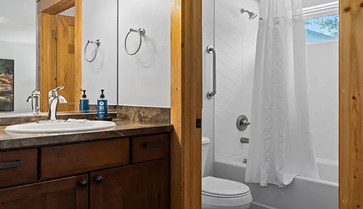 Worldmark Estes Park — Bathroom