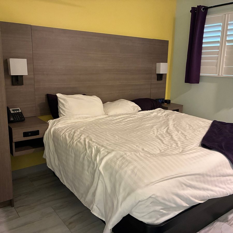 Worthington of Logan — Guest room