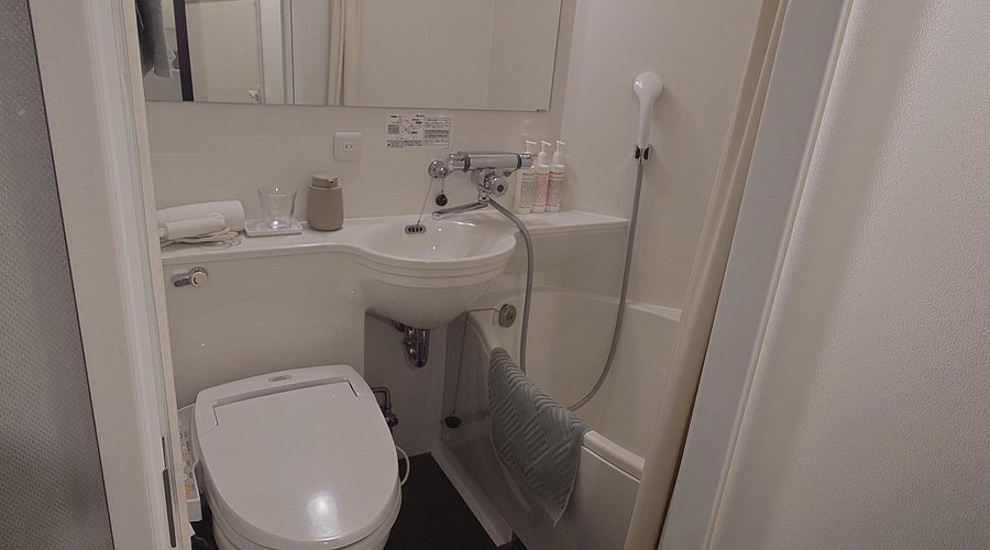 WPU HOTEL Shinjuku — Bathroom