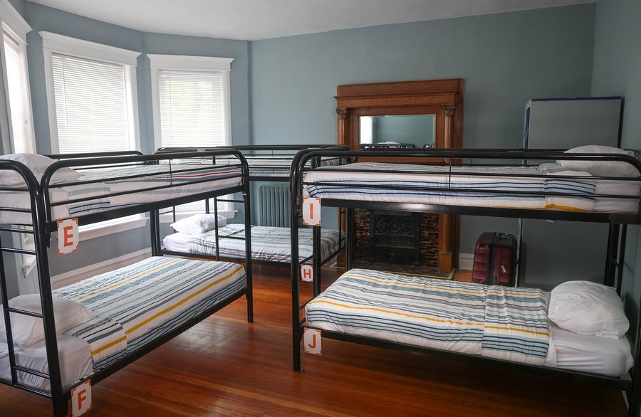 Wrigley Hostel — Guest room