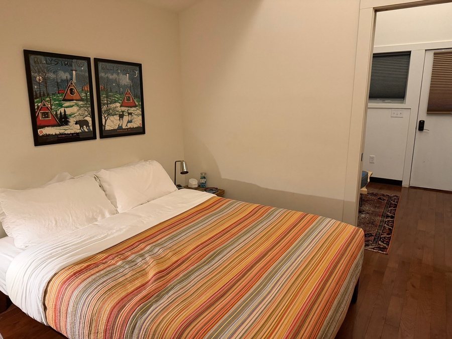 Wrong Way River Lodge Cabins — Guest room