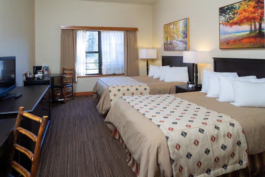 Wuksachi Lodge — Guest room