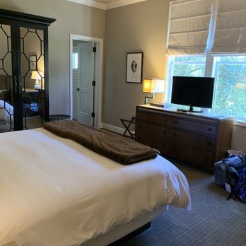 Wydown Hotel — Guest room
