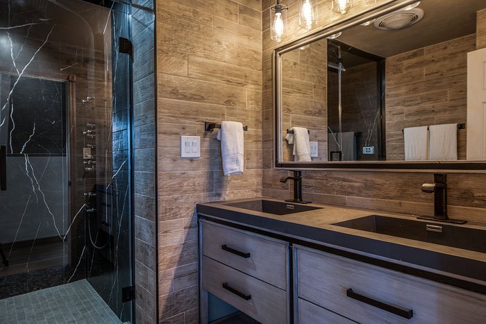 Wylder Windham — Bathroom