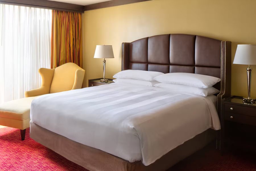 Wyndham Atlanta Buckhead Hotel Conference Center — Guest room